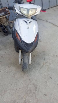 دراجه شغاله السعر 200وبيهه مجال 07768615763العنوان حي جهاد