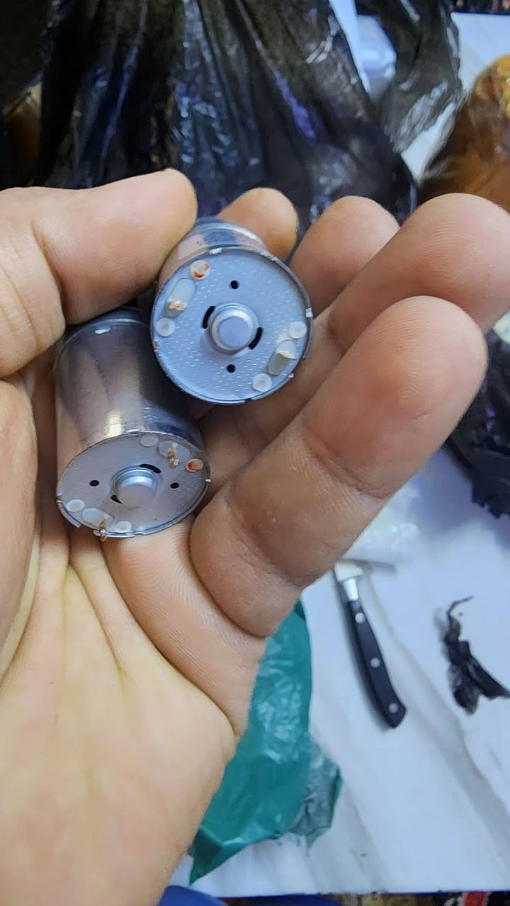 ماطورات بهذا الشكل السعر ١٥ الف


**إذا كنت صاحب هذا الإعلان وتريد حذفه لأي سبب، رجاءا أرسل رسالة إلى الدعم الفني**