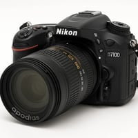 كاميرا Nikon 7100 • نظيفة • الموصل