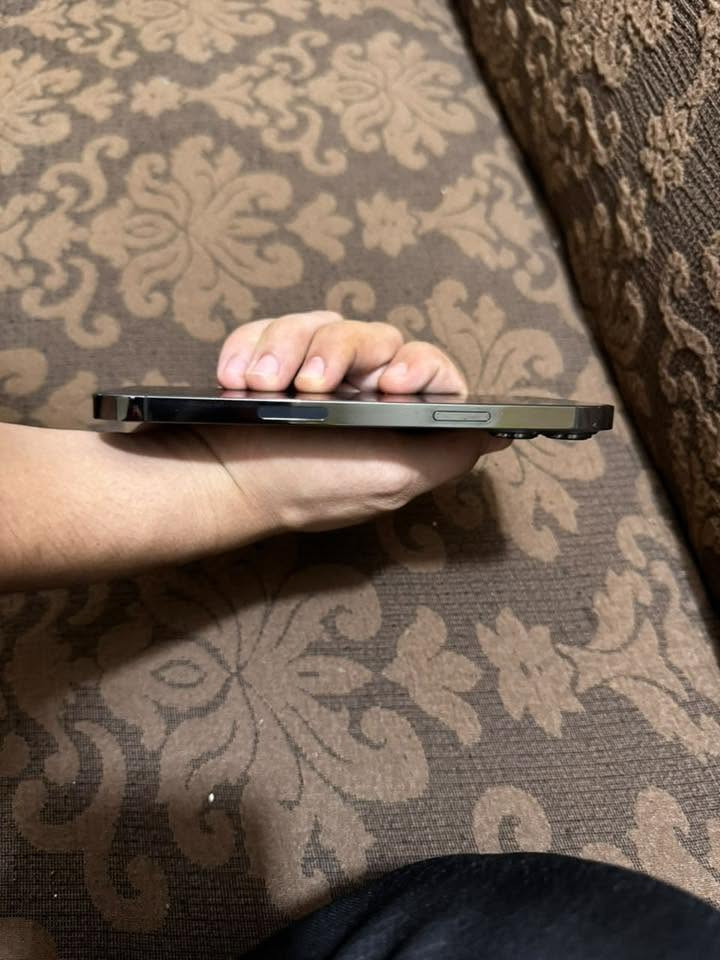 ‏13 برو ماكس 
ذاكرة 256 
بطاريه 77 + صرف الشحن طبيعي 
جهاز وتر ما مفتوح ابد 
النظافه 95 /100
السعر ( ٦٦٠) وبيه مجال قليل 
جهاز مكفول تاخذه من لبيت  
بياع شراي لا تراسل مكاني بغداد الحسينيهً مال راشديه 
***********

