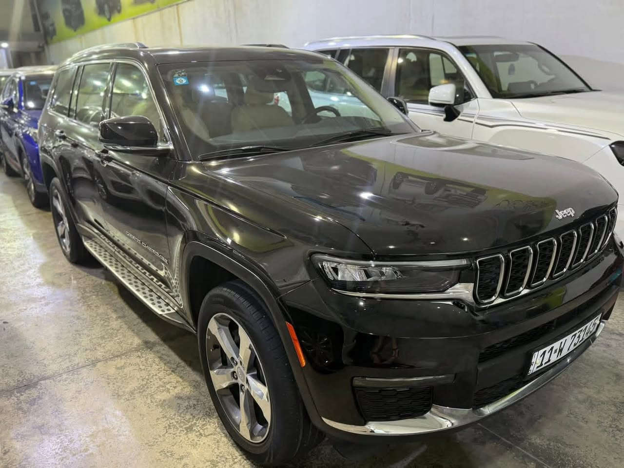 السلام عليكم 
جيب 2022 وكاله هارلم 
7 راكب
فول مواصفات لمتدد
ماشية:39 الف كيلو متر
مكفولة السياره ماعدى رصعه باب خلف الراكب
سعرها:37 الف دولار وبيها مجال 
للاستفسار:***********
مكانها معارض النهضه شركة اللامي
