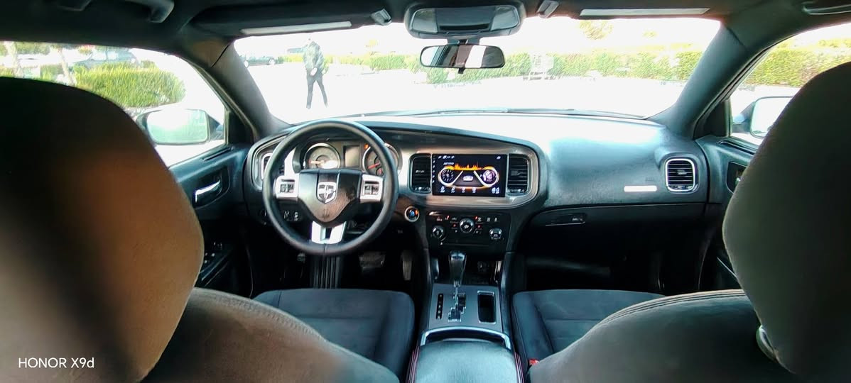 بسم الله سلام عليكم جارجر 2011 كلين داخله
كفاله عامه من ضرر فقط بس باب واحد رش وره سايق بدون دواخل
6 سلندر 
 - السياره جاهزه من جميع النواحي ومتعوب عليها والسياره مال بيت مو مال خط ماصاعده خط بحياتها. 
كير مكينه كل كفاله
- بجم كبس شركه 
-حداديه اماميه خلفيه جديده قبل شهر اشتغلها 
- باتري جديد 
- تخم تاير جديد 
-ادامه كامله للمكينه نوزلات بلكات  مجاول 
- سياره عليها برمجه ابلاديه مفتوحه سرعتها 
- مكينه كير اكسن  مكفولات وترايك وين ماتريد 
-تبريد جديد 
- راديتر ماي جديد 
-راديتر تبريد جديد
-غار تبريد اصلي 
- السياره ماتصرف عليها ربع حرفيا وجاهزه من جميع النواحي ومانقصها برغي 
  سيار بسمي رقم سنوي هزا جديد لحد 2028  مكان سليماني  (سعر كلش جوو سوق 143قفل  رجاا اذا مو شراي لاتكسر حلال ناس
***********
