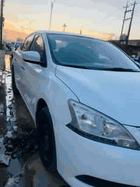 السلام عليكم 
نيسان سنترا خليجي كلين موديل 2015
سنويه لل 2031
هزه جديده كير محرك تخم تاير صدر امامي خلفي كلو جديد
سياره بدون نقص سعر 120 بي مجال
***********
