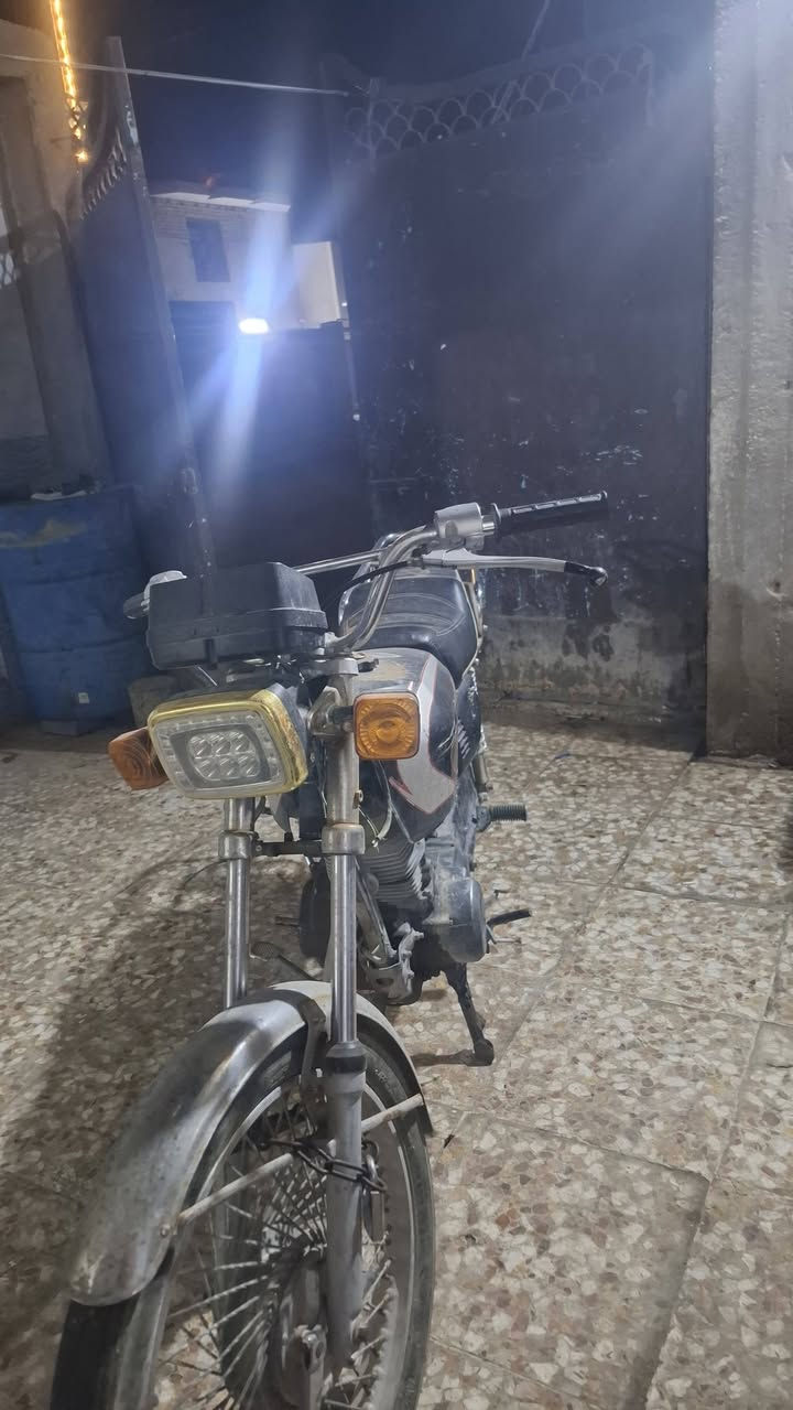 سلام عليكم.  دراجه اربعه كير  اصلي  درااجه مكينتها جديده ((اوراق))  رايدها 400وبيها مجال مكاني كربلاء امن الداخلي *********** واتساب متواجد
