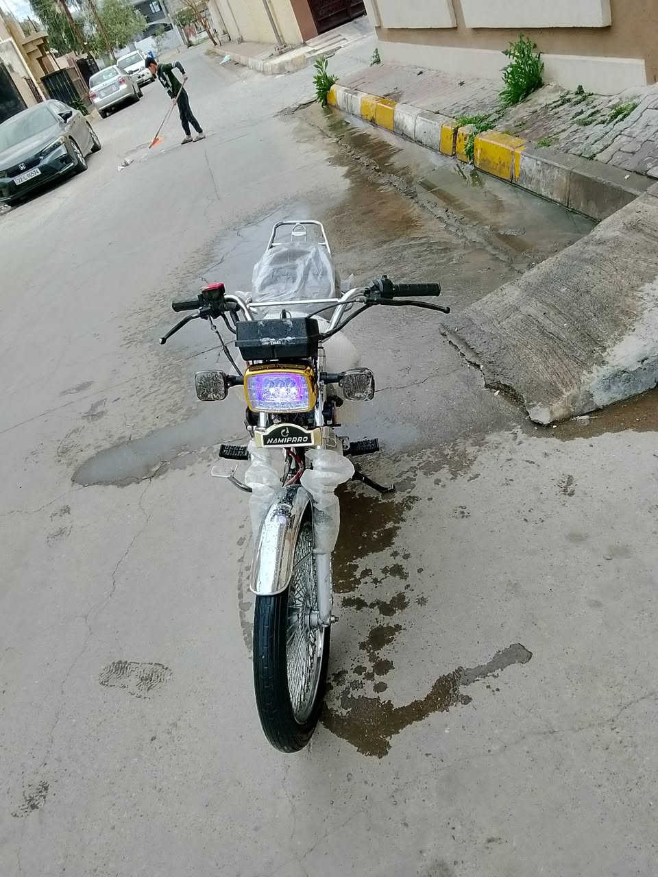 سلام عليكم دراجه سونيك اربعه كير محرك كبس موديل 24امحدث 25 دراجه صفر دراجه كاعده كل نقص مابيها خير من الله متوازي ومستعجل سعر 650بيها مجال حيبل قليل تحياتي موشراي اعبر المنشور ***********كركوك
