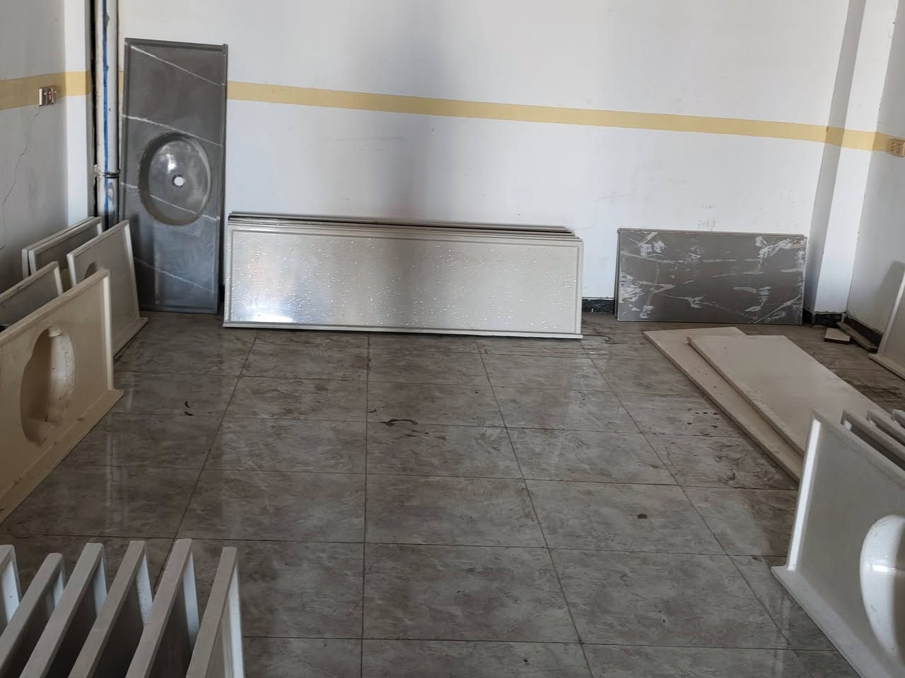 سلام عليكم مرمر صناعي قياسات ستندر. متر و120سم و130سم و150سم و200سم  اسعار مناسبه. جمله مفرد. 
ديالى بعقوبه تقاطع القدس.  للاستفسار اتصل او واتساب. على الرقم ***********.
