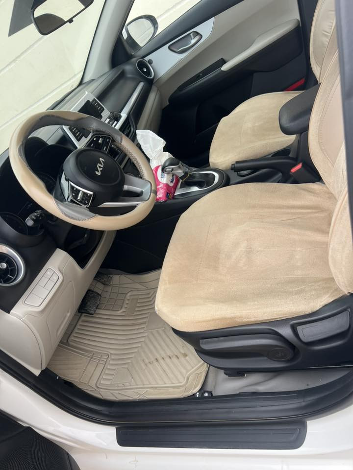 سيراتو 2024مكفوله كفاله عامه موصفات  تبريد قطعتين تحكم ستيرن حساس خلفي ماشيه 41الف سعر 180 بيهه مجال قليل ***********
