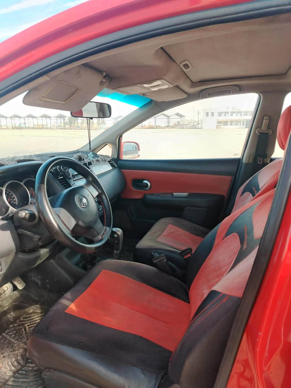 نیسان ڤیرسا مۆدیل2012مەکینە گەورە  سلایت کامیرە حەساس فول گیرو مەکینە تەبریت بەشەرت دینارەکی مەسرەف تیدا نیە  رەقەم سەنەوی نوییە بەناوی خۆمە ٣ پارچە سبوغە ٢ وەرەقە غرامەی لەسەرە بۆت دەگەرینمەوە  نرخی92  وەرەقە *********** أربيل, العراق
