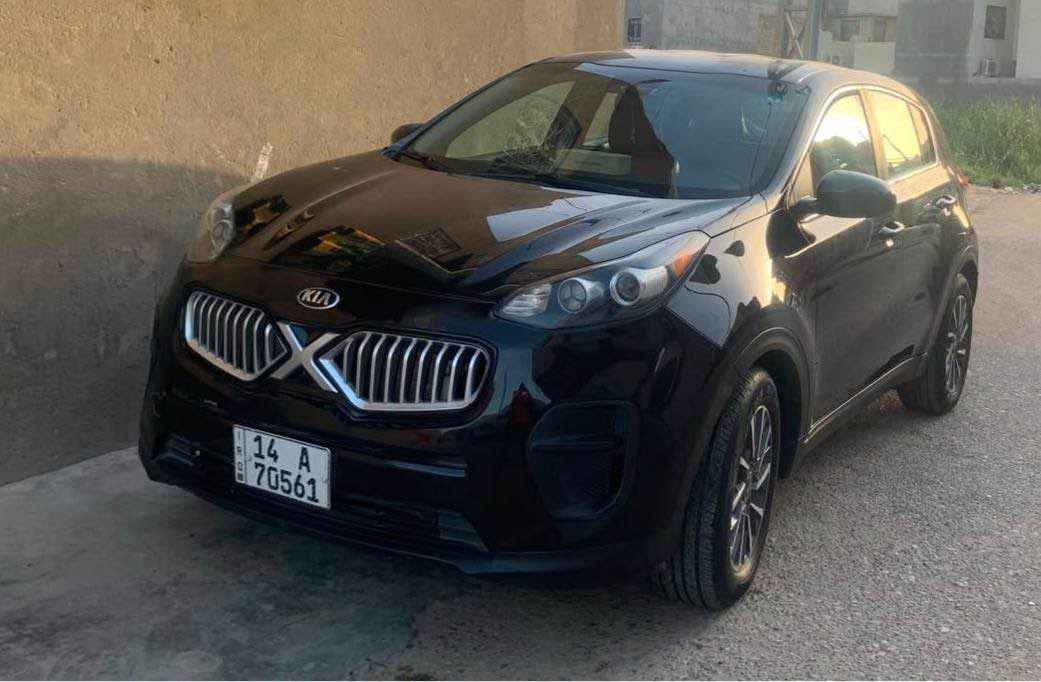 كيا سبورتج 2017 للبيع، بحالة ممتازة، خالية من الضربات والحوادث ماعدى بارد  سيارة بيت ومحافظ عليها. مجفّت الكازكيت حديثاً، المكيف بارد والسيارة جاهزة للفحص بأي مكان سعر سيارة 145 بيها مجال المكان البصره  ابو الخصيب لاستفسار *********** البصرة, العراق
