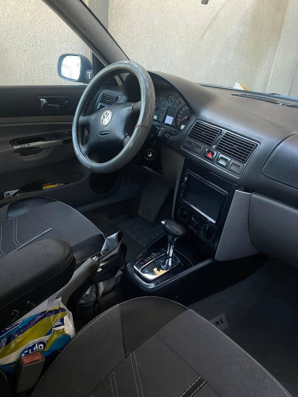 السلام عليكم كولف للبيع موديل 2002 
محرك 2000 تنفس طبيعي تبريدثلاجه 
تحكماتها كلها تشتغل السياره بلادي نضيفها كلش 
السعر 68 ورقه العنوان بغداد الاستفسار ***********
ماماشيه شي قليل
