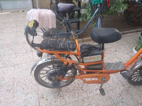 السلام عليكم شباب دراجه شحن حجم 20 بطاريات مبدل جدد للبيع 125 وبي مجال للاستفسار الاتصال على الرقم ***********  
عنوان بعقوبة
