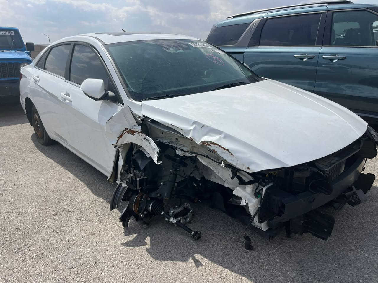 النترا موديل 2024لمتتد 
هايبرد
فول موصفات وداخل ابيض 
ماشيه8الف سياره كلش حلوه 
حادث كما موضوح بصور
حاليا بالحره يمكن ادخالها بكتاب الشهداء 
أو حره بسمك 

السعر 119

مكاني بغداد 

***********
