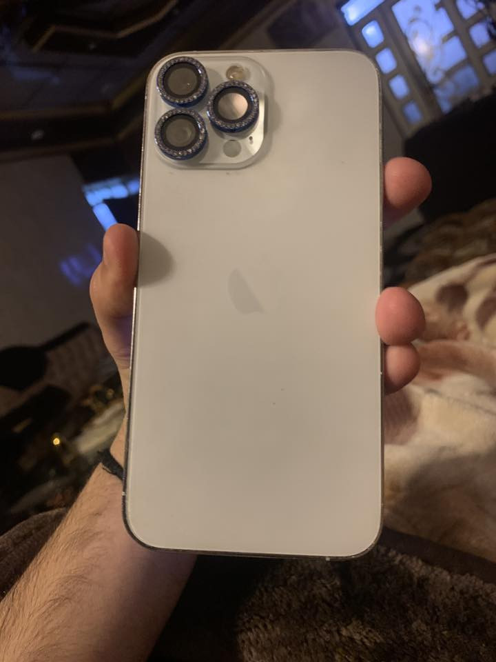 ايفون ١٣ برو ماكس ذاكرا ١٢٨ تك مبدل شاشه وا بطاريه نوعيه زينه سعره ٣٧٠ تواصل واتساب ***********
