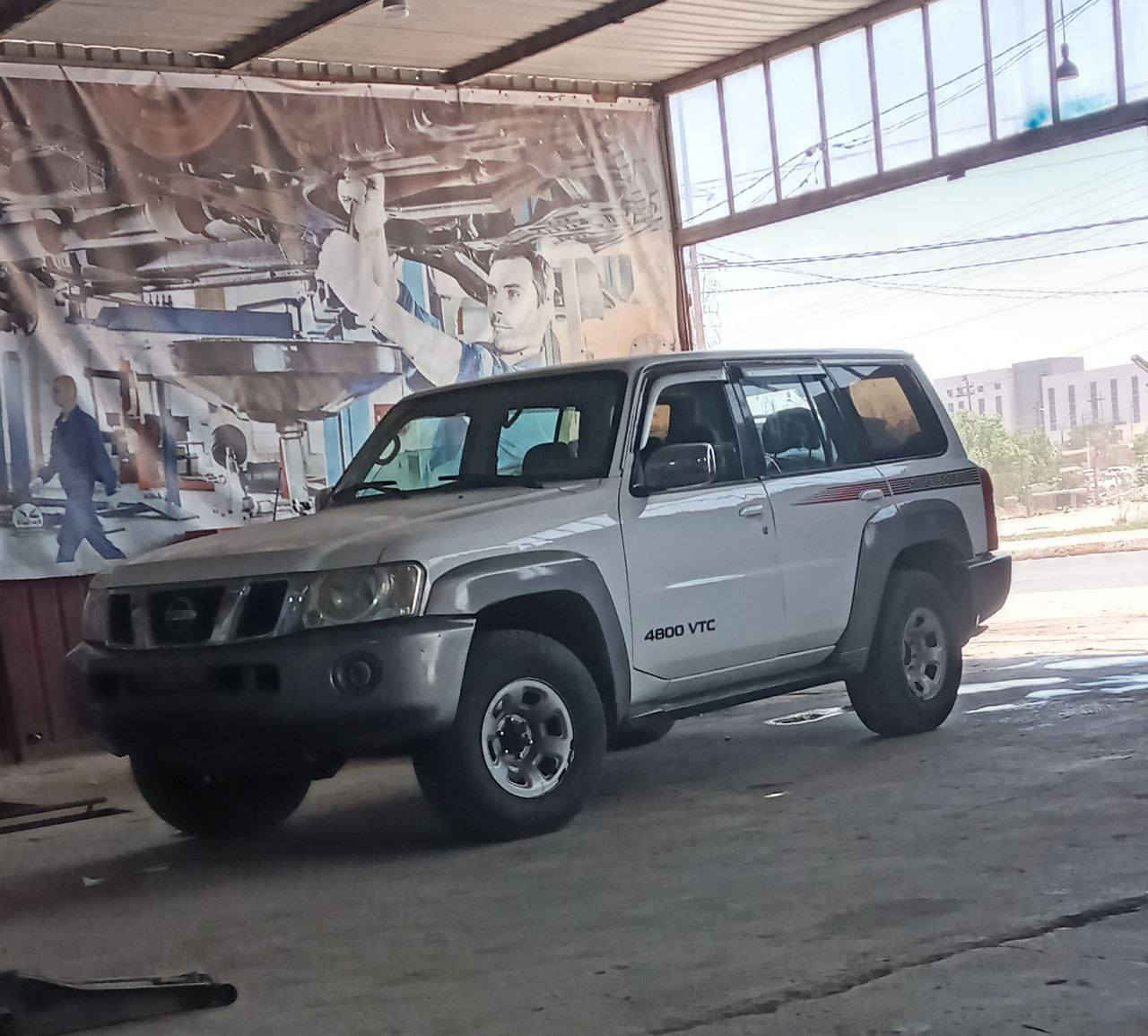 نيسان باترول 2008 للبيع محرك 4800 كير اوتماتيك  محرك و كير بلادي حداديه جيدة دفع رباعي شغال تخم تاير جديد  تبريد شغال  معاملتها كامله هيه والقرص السبوع الجاي توصل ب 115ورقة وبيها مجال. قليل موجودة بلديوانيه للاسفسار اتصل على.
 الرقم :- ***********
