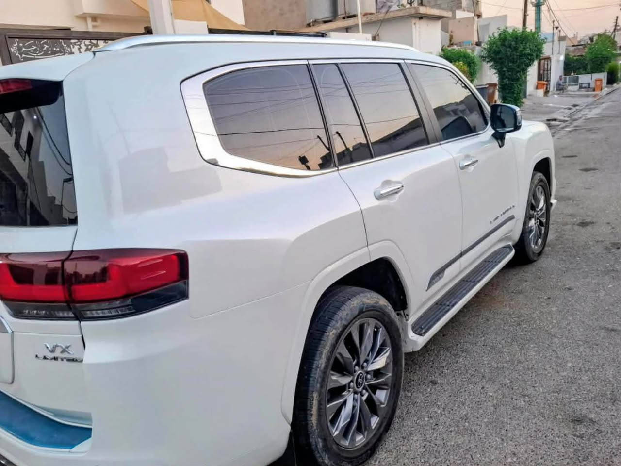 السلام عليكمTOYOTA LANDCRUISER VX LIMITED 

لاندكروز 2023VX ليمتدد 

SAS ساز اصل بعدها  بلضمان

ماشيه 80 الف كيلو 

مكفوله كفاله عامه من صبغ وتبديل وكير ومكينه 
ملاحظة بية 10سانتيم PDR راس بونيت بدون دواخل بدون كلشي 
دعامية ل دعامية بشرط

المواصفات فول الفول 1/1

. كشنات تدفئه وتبريد

.كشنات جلد وخزن ميموري وكهرباء

.حساسات امامي وخلفي

رادارات امامي وخلفي

.جنطه كهرباء +كشنات خلفيه كهرباء

.تشغيل عن بعد+ تركشن

.سلايت +زراك لايت

.شاشات خلفيه+ شاحن لاسلكي

.تحكمات ستيرن +محرك V6 طبيعي

مكان السياره كركوك

السعر 690 ورقه وبي مجال شرائ
*********** كركوك, العراق
