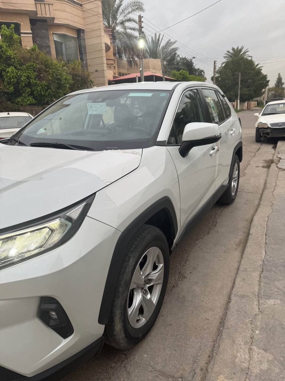 الرقم ***********
راف فور 2023 خليجيه سياره مابيه لا ضربه ولا صبغ بعده بنايلون مال شركه مكينه ٢٥٠٠ بانزين  مواصفاته عاديه شاشه كامره تحكمات انضمه قياده ماشيه ٤٦ كيلو مكان سياره بغداد حي جهاد السعر ٢٢٥ الفلوجة, الأنبار
