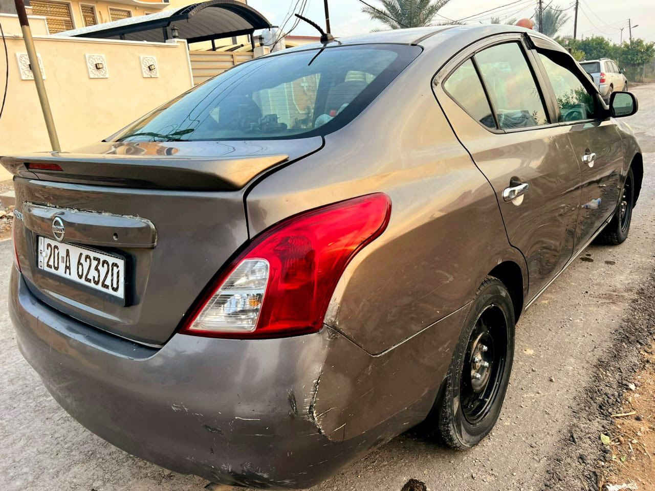 نيسان فيرسا ٢٠١٣
وارد أمريكي نقص بس دعامية 
حادثها بجم من امريكا ومسوي 
حدادية صدر قبل شهرين مبدلة 
كير مكينة خير من الله سيارة جاهزة مال بيت ومرتبة بيها نقوصات قليلة كلش العنوان بغداد
السعر ٧٨ وبيها مجال بسيط حك الجية صاحبها موجود تحويل مباشر  
غير متواجد على الفيس 
رقم الهاتف :*********** ابو زينب // مكلف بل منشور
