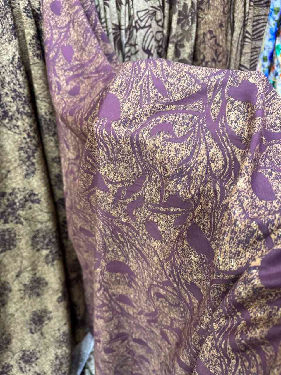 كشمير ايطالي صاجي قطني
نوعية اصلي نقشات مميزه 

سعر القطعه مترين ونص ب 7.000 فقط
توصيل جميع المحافضات 5.000


**إذا كنت صاحب هذا الإعلان وتريد حذفه لأي سبب، رجاءا أرسل رسالة إلى الدعم الفني**