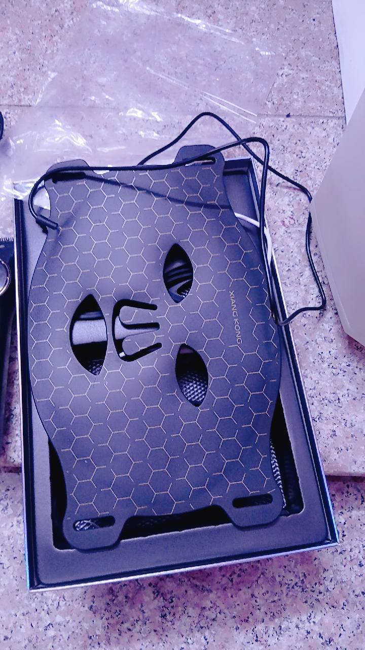 السلام عليكم حبايب مكاين  للبيع وجهاز وجهه شغلات نظافه الجهاز ممستعمل ٥ درجات يشتغل هاتف ***********
