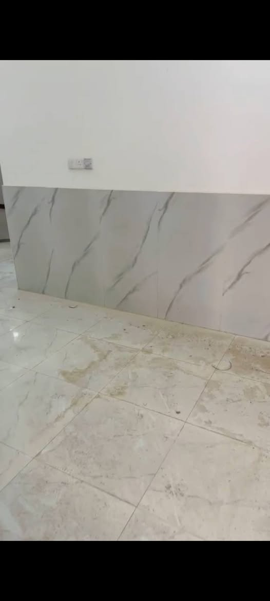 شقه طابق ارضي للايجار ابو الخصيب شارع العسكري شارع المحكمه حديثه غرفتين صاله مطبخ حمامات كاونتر مطبخ بيه كيزر ماطور تانكي مي حلو كلشي جاهزه 400 الف قفل ما ينزل سعر بعد ***********
