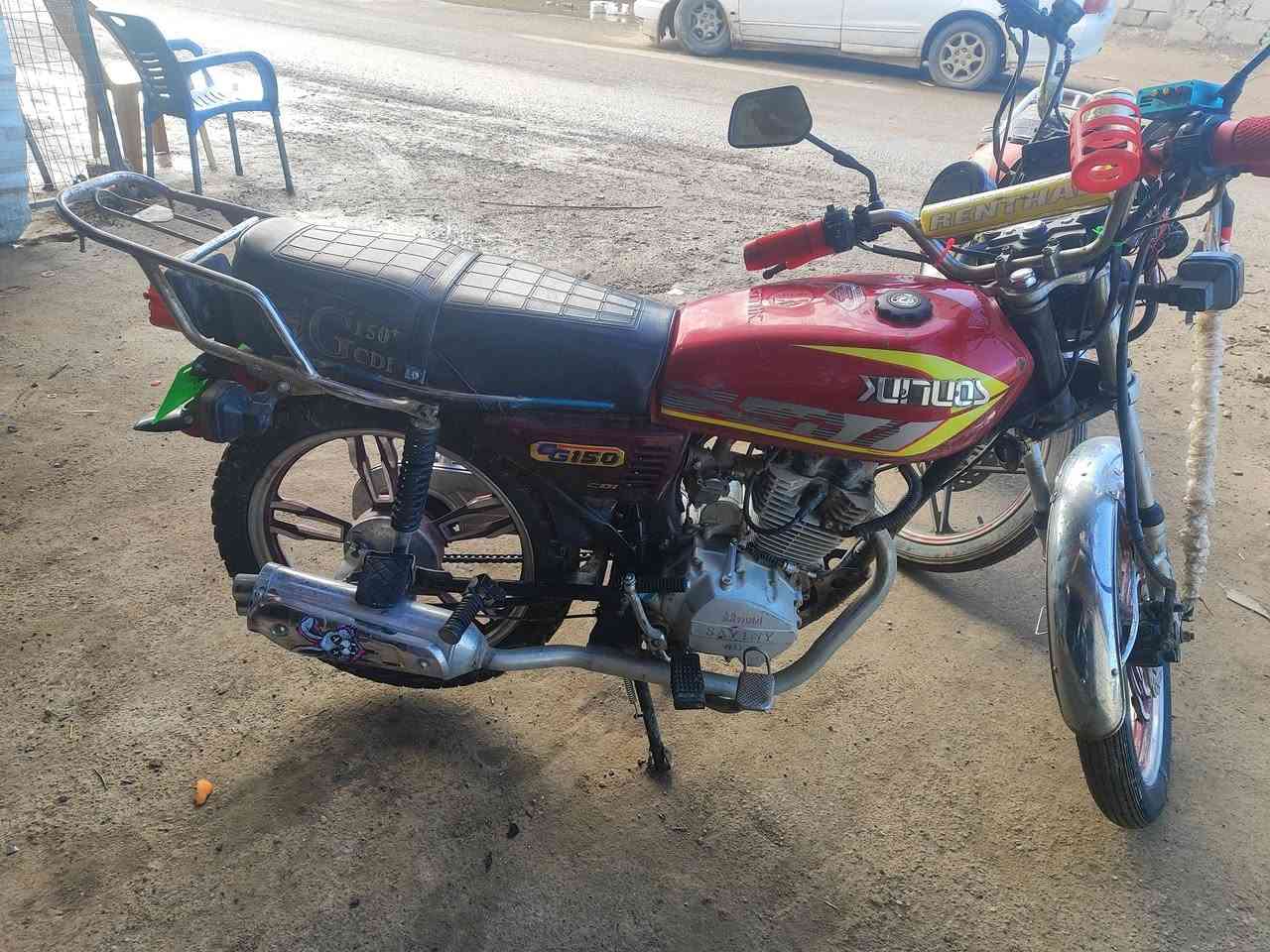 السلام عليكم  دراجه اللبيع سيفان موديل 21كهربايات شغاله سلف نكره 350بي مجال المكان بيجي ***********
