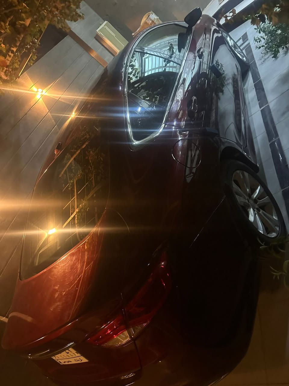 السلام عليكم رمضان كريم عليكم 
سيارة C200 موديل 2015 نظيفة جدا محرك جديد مكفول كير وحدادية وتبريد وكافة التفاصيل جاهزة من كلشي 
المحرك 2400 ، كشرها كلش حلو ما بي لا جراد ولا اي شي نظيفة كلش، كشن كهربائي، شاشة وكامرة خلفية ، كير ماوس وبعد هواي تفاصيل حلوة حادثها بسيط بس جاملغ امامي بدون شواصي ومثل ما موضح بالسونار … رقمها كربلاء مكانها النجف سعرها 98$ ورقة وبيها مجال بسيط جداً وبالعافية على الياخذها للتواصل ***********
