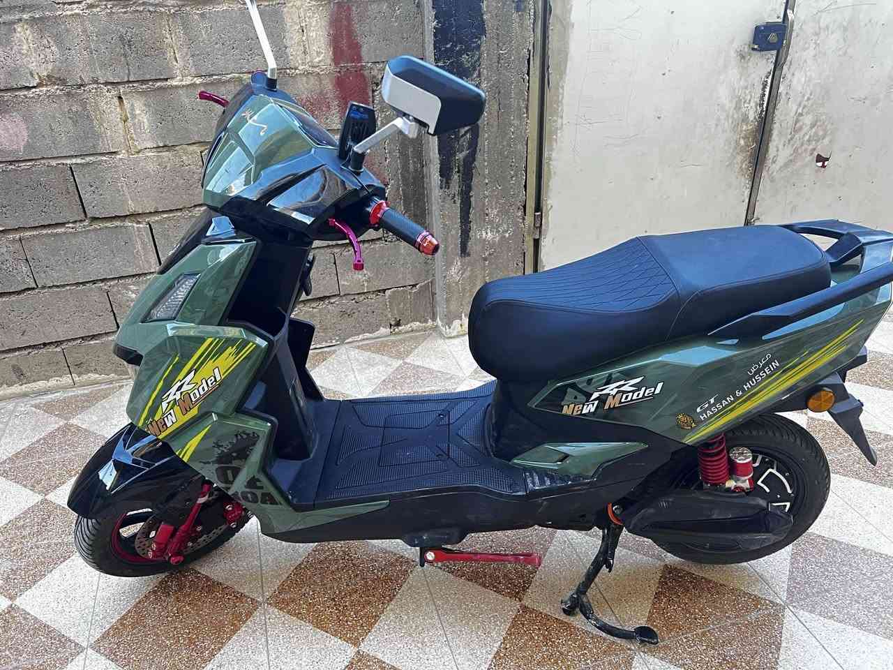 سلام عليكم
دراجه شحن جديده كلشي مناقصها 
بطاريه ليثيوم 
سعر 700
الاستفسار ***********
