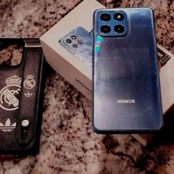 السلام عليكم هونر X6 للبيع ذاكره 128 الجهاز نضيف كلش ماداخل صيانه ابد ملحقاته كامله سعره 130 وبي مجال المكان ديالى بعقوبه قريه دوره الامام للتواصل ***********
