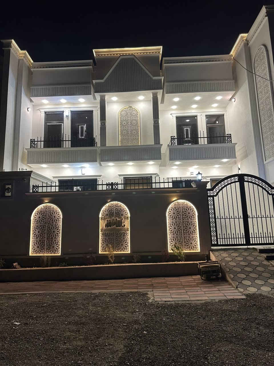 ((بسم الله الرحمن الرحيم))
🏡          🏚 

#بيت_للبيع         

🔴في الجغيفي ثانيه

🔴 كاع بيت نايل 

✅المساحة 220
 
مكون من 5غرف نوم
 صالات2
ومطبخ 
واستقبال 
حمام عدد2
مناور عدد 2

 🛣 الشارع 🛣🛤 : 10

🗒📑⚖️ نوع الملك : طابو زراعي صرف علمن عند الشراء تدخل مباشرتا بل سند المشترك الطابو لصرف الازراعي

💸💰 السعر  💰💸: 200🔴

للاستفسار : مراجعة 
🥇 مكتب الدليمي 🥇
🩸📍العنوان الجغيفي _نهايت سياج المقبرة على السايد الايمن.                         
                                     
            📱📲  للاتصال :  ميثم*********** 📞☎️

#عقارات_الفلوجة #عقار_للبيع #عقارات_الانبار #عقارات_العراق  #العقار #عقار
#العقار_للبيع #للبيع #بيع #بيت #بيوت #قطعة #قطع
#ارض
