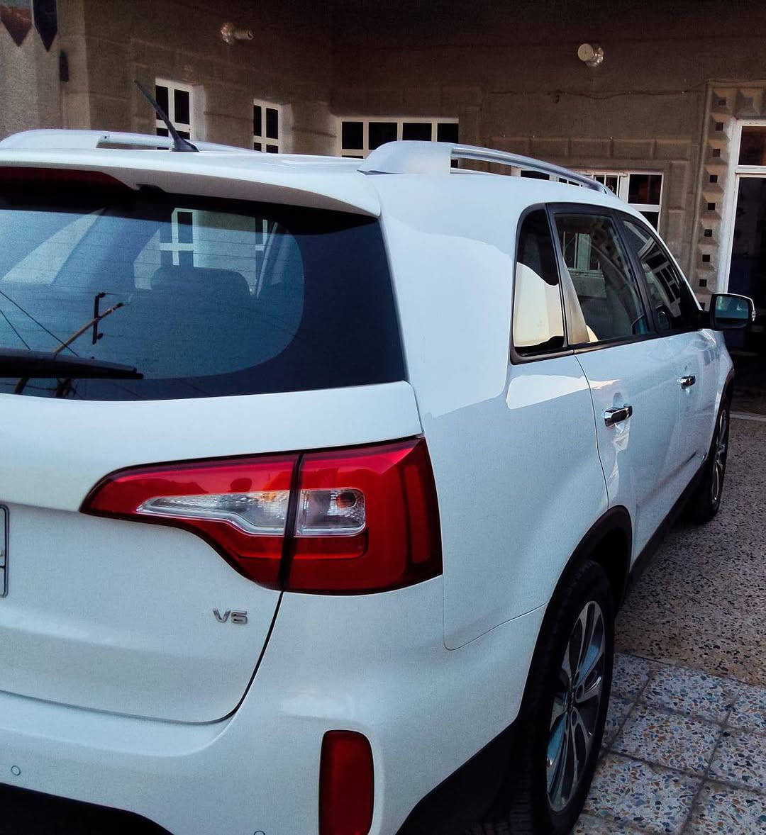 السلام عليكم : ملاحظه مكلف بالنشر الإتصال مع صاحب السيارة رقم التليفون أسفل المنشور..
كيا سورينتو  للبيع موديل 14 سياره فول مواصفات كويتي ماعدا الفتحه ... السيارة مكفولة من صبغ أو ضربة السونار مرفق مع المنشور خمسة ويل كروم تخم تاير ثلاث قطع تبريد. تبريد تدفئة كشنات تحكم ستيرن مري شفط شاشة كاميرا حساسات أمامية وخلفية 

كشنات جلد سياره سبعه راكب  سته سلندر  رقم بغداد باسمي مكاني الأنبار قضاء الحبانيه حصيبه الشرقية ...
السعر ١٨٥$ وبيها مجال 
رقم الهاتف ‏‪***********‬‏
