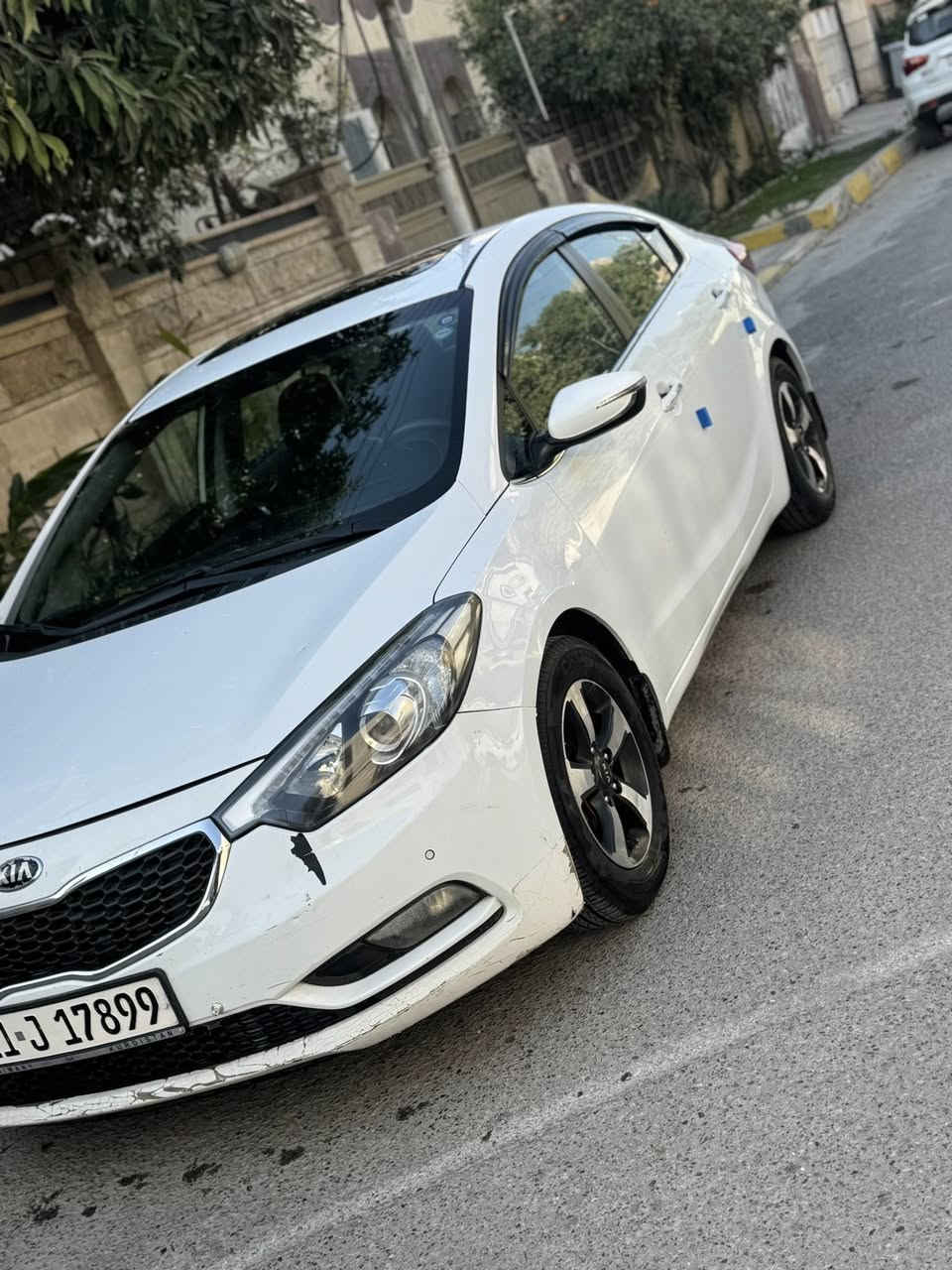 السلام عليكم
كيا سيراتو للبيع 
موديل 2014
مكفول  من صبغ ومن لبارد
مواصفات 

فول مواصفات 
تحكم ستيرن 
فتحه مري شفط 
شاشة + كامرة 

محرك 1600دوش بشرط

كير 10نمر كير كفالة بشرط

شاشة كبيره 
منضومة زنون 

رقم سليمانيه 
شرط تحويل 
السعر 124 وبيه مجال 
مكاني بغداد 

الاتصال ***********
***********
