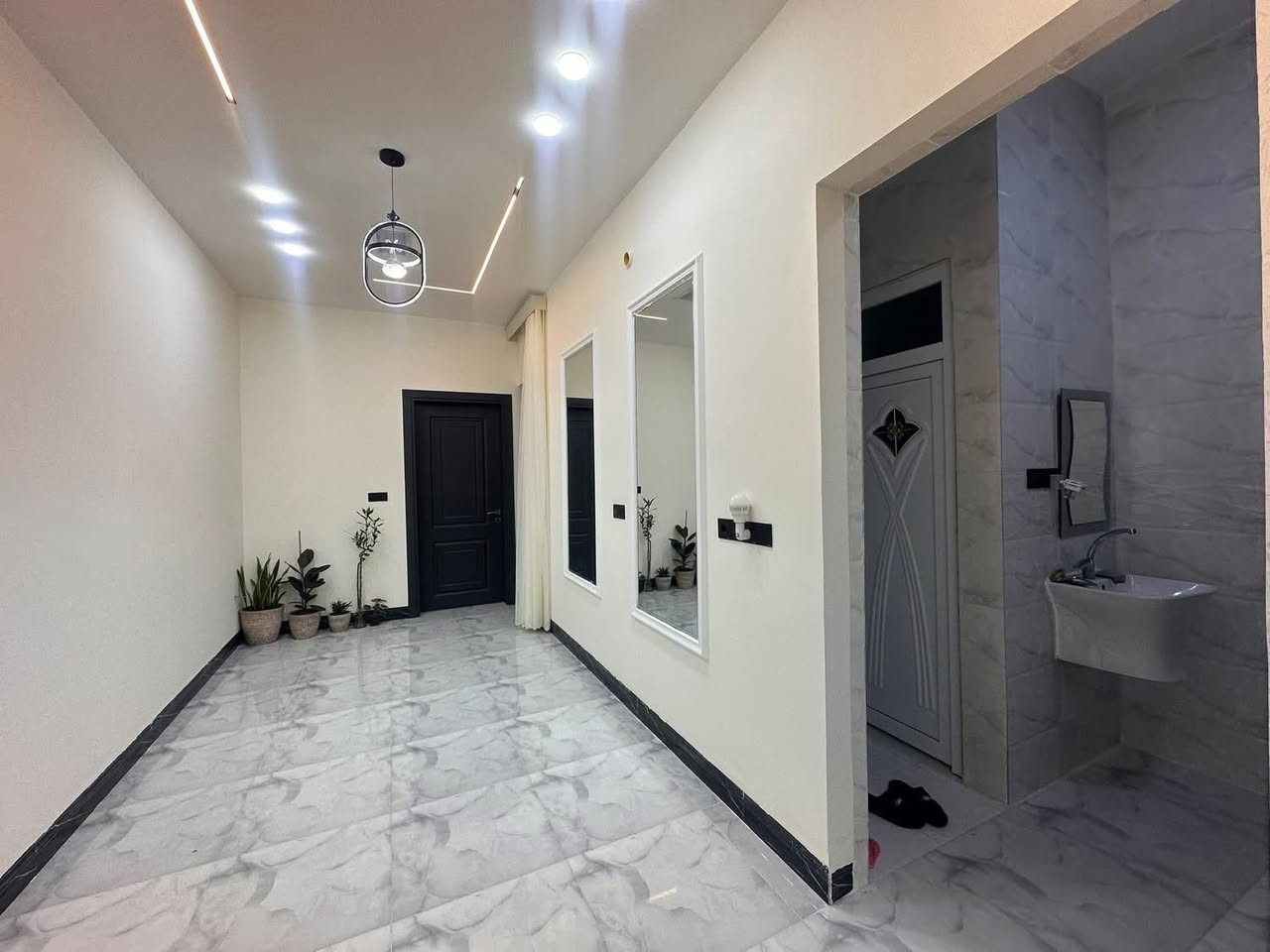 للبيع
#عقارات_مملكة_الخير 
دار للبيع في حي البلديات قرب مدرسة النضال 
المساحة 100 متر واجهة 5متر شارع صبه بعرض 8متر بناء حديث 2026   
 سند طابو سكني ملك صرف  
طابقين ثلاثة غرف نوم وهول وصحيات بلطابقين 

للإستفسار 

***********
***********
او مراجعة مكتب مملكة الخير للعقار الكائن في سايدين  البحرين قرب قاعة الفخامة للاعراس
