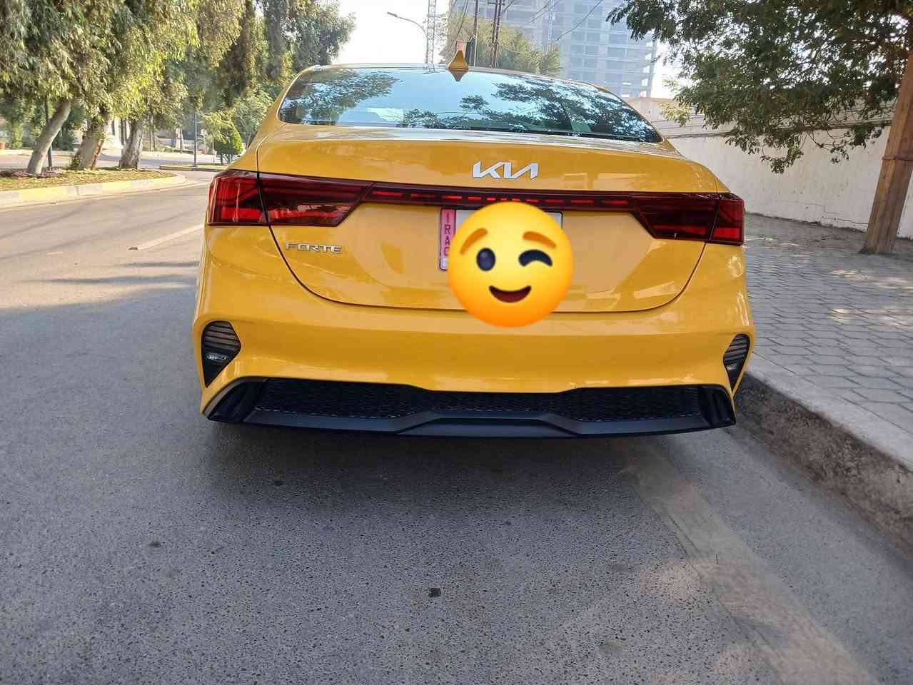 السلام عليكم ورحمه الله
كيا فورتي ٢٠٢٣
نص فول 
سياره جاهزه 
بيها منظومه غاز 
مدوشمه وجاهزه 
السياره وارد أمريكي 
صور الحادث كدامكم موجوده
السعر ب ١٥٨$وبيها مجال 
مكاني بغداد 
***********
