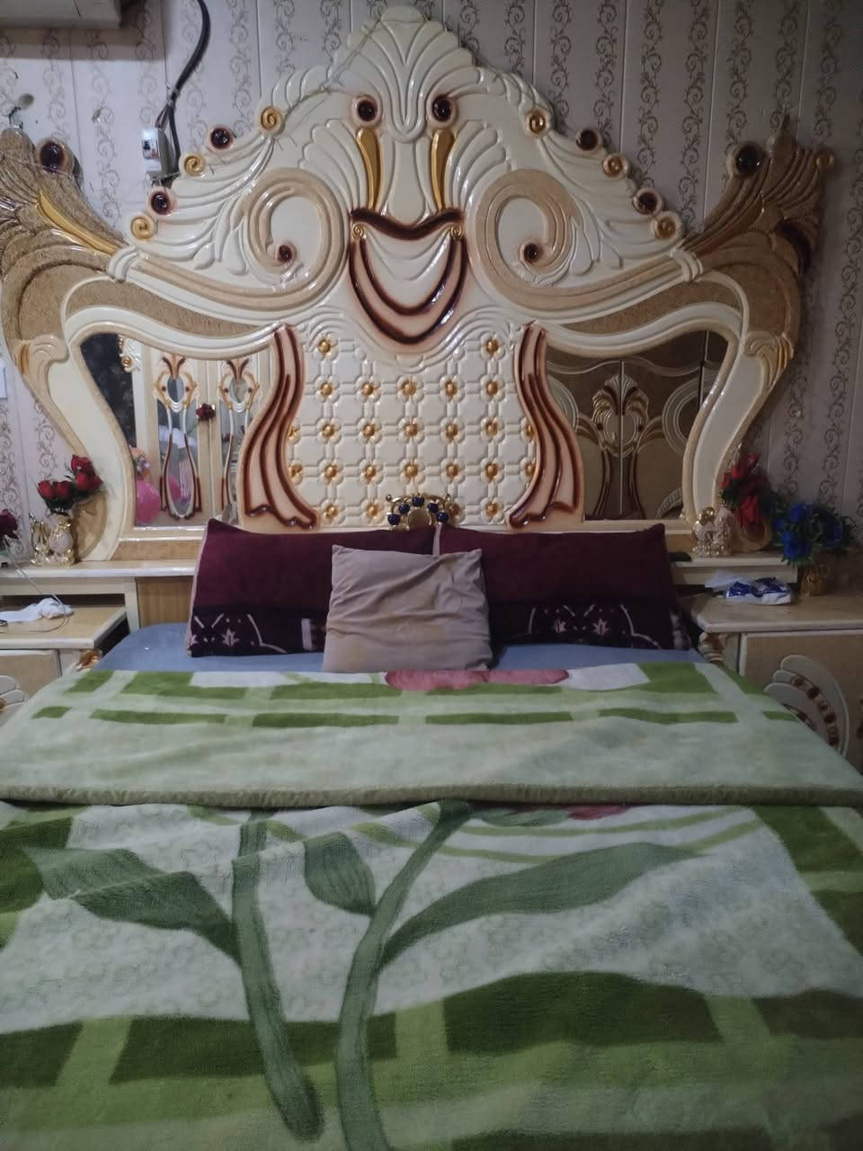 غرفة نوم البيع الشراي يتصل على الرقم ***********
