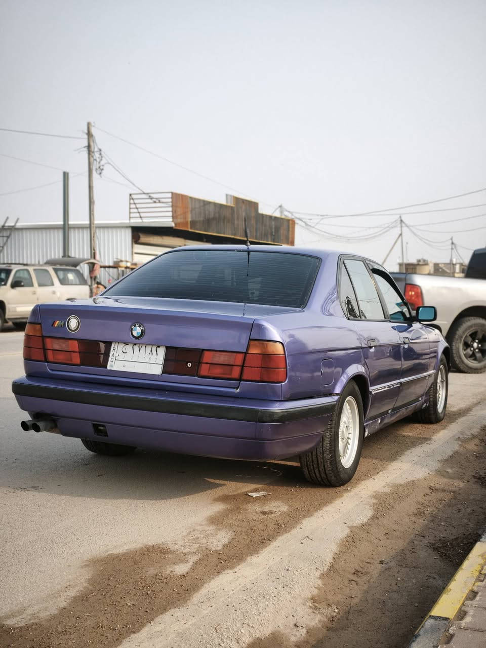 السلام عليكم
بي ام دبليو موديل 1990 
حجم 535 
محرك 3500 
كير عادي 
لون بنفسجي 
مصبوغه عام للجماليه
رقم بغداد الماني 
شرط التحويل 
السعر 63 وبيها مجال 
مكان السياره كوت 
للاستفسار ع الرقم 
***********
