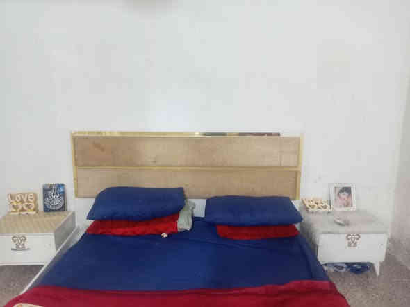 السلام عليكم غرفه اخشاب ام السته تركيه مابيهه شي حلوه او سنك هم حلو للبيع سعر الغرفه هيه والسنك ٤٠٠ مستعجل عه بيعتهن ***********
