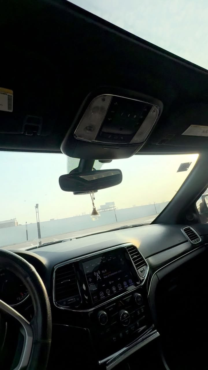 السلام عليكم
جيب موديل 2020 فول لمتد سونار مرفق بالصور

المواصفات
1- تحكم ستيرن جهتين مع تحكم تقديم وترجيع ستيرن
2- رادارات امامي خلفي وجانبي مع حساسات خلفية
3- تحكمات فور ويل تو يول
4 تحكمات باوضاع سياره جبلي ثلجي صحراوي
5 اطفاء الي لاقتصاد بالبانزين
6 تبريد كشنات مع تدفئة وستيرن تدفئة
7 خزن كشنات لحفظ الوضعيات

السياره بيها خير من الله مواصفات بعد فول 
مكان السياره بغداد الصليخ قرب العيادة الشعبيه
سعرها 270 
رقم تلفون *********** متوفر واتس اب صاحب الرقم هو صاحب السياره
