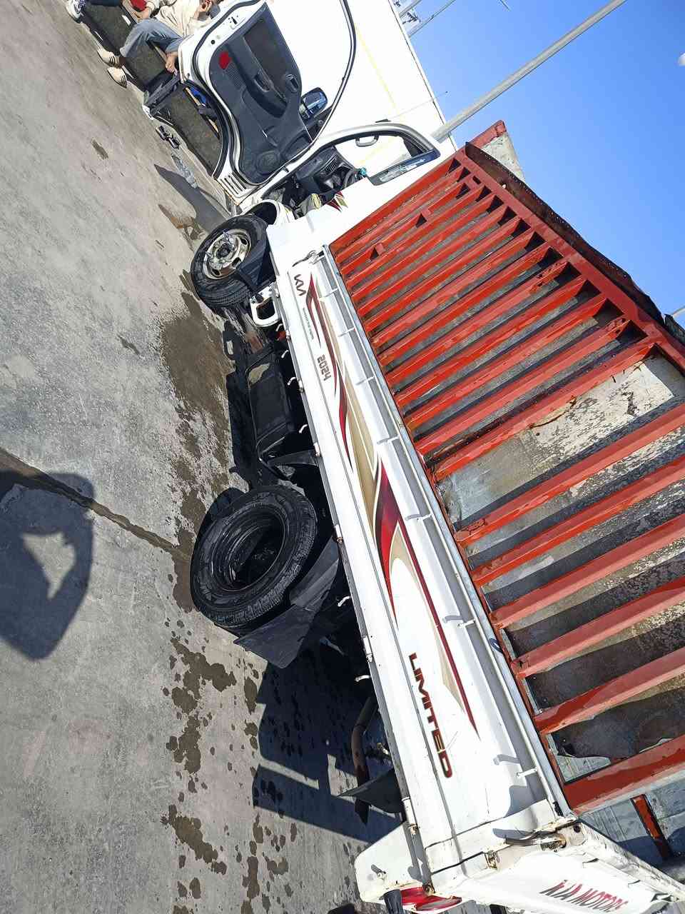 يا الله اسلام عليكم كيه فحل موديل 2014 بسمي سياره تحويل مباشر بيها بار بل بابين شي بسيط  وبيها خيط بخار سعر 120وبيها مجال عنوان بغداد كاظميه رقم هاتف ***********
