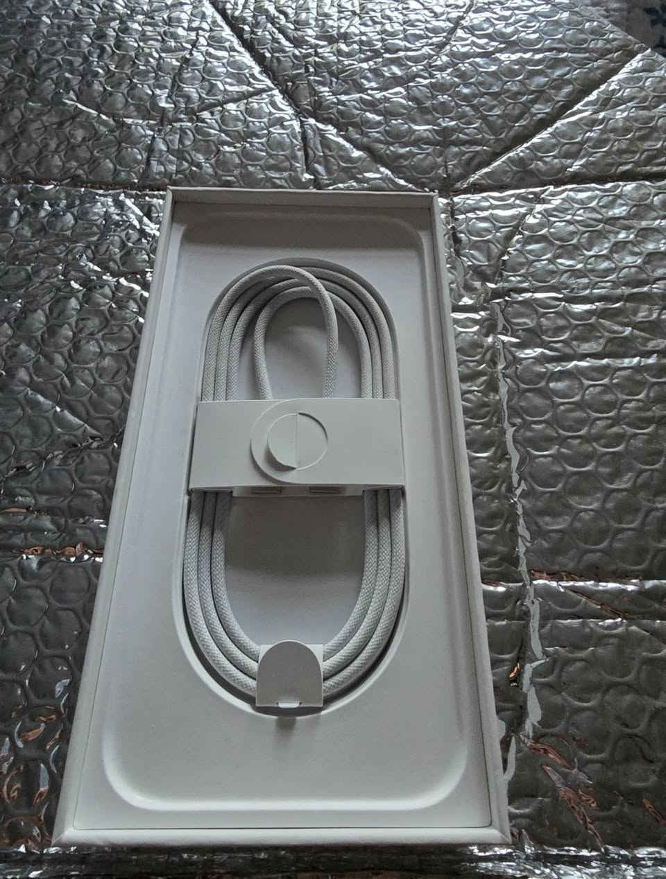 IPhone 16 pro max natural titanium 256GB
نظافة 100%
دورات الشحن 320
بطارية 91%
مع ملحقاته الشاحن الاصلي + 2 كفر حماية

جداً نظيف الموبايل  
السعر ١٣٠٠ فقط


**إذا كنت صاحب هذا الإعلان وتريد حذفه لأي سبب، رجاءا أرسل رسالة إلى الدعم الفني**