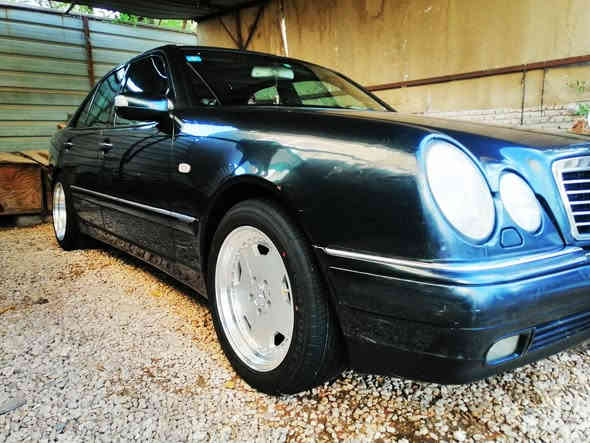 السلام عليكم
مارسيدس 210 موديل 98 فول مواصفات افنكارد وارد ياباني السياره كفاله عامه من صبغ وتبديل وحادث  وضع شركة.... رقم بغداد دولي باسمي مامتواجد ع النت.. ***********.... اتصل وبخدمتك
