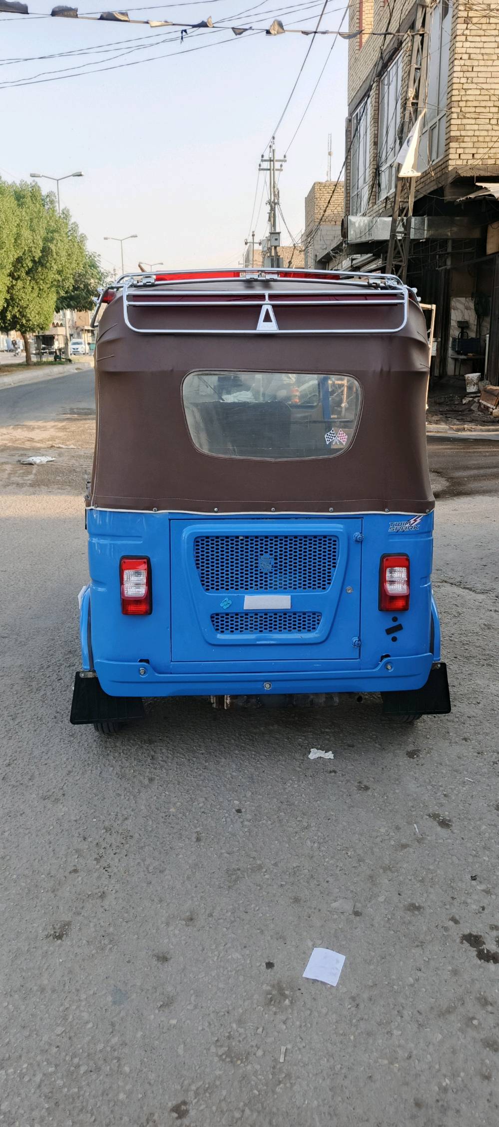 تكتك 22 شهر 9 مرقم كربلاء تحويل ثاني يوم بأسمي
بيها ضربة فوك الجاملغ الايسر ومعدلة ع حار يعني معجون وصبغ ما مبينة التكتك خير من الله ربع مذب عليها گبل للشارع
  مكاني كربلاء حي النضال التكتك نصبة حلوه وشوفت عينك واحلا من الصور ما تعجبك الله يسهلك بغيرها
***********