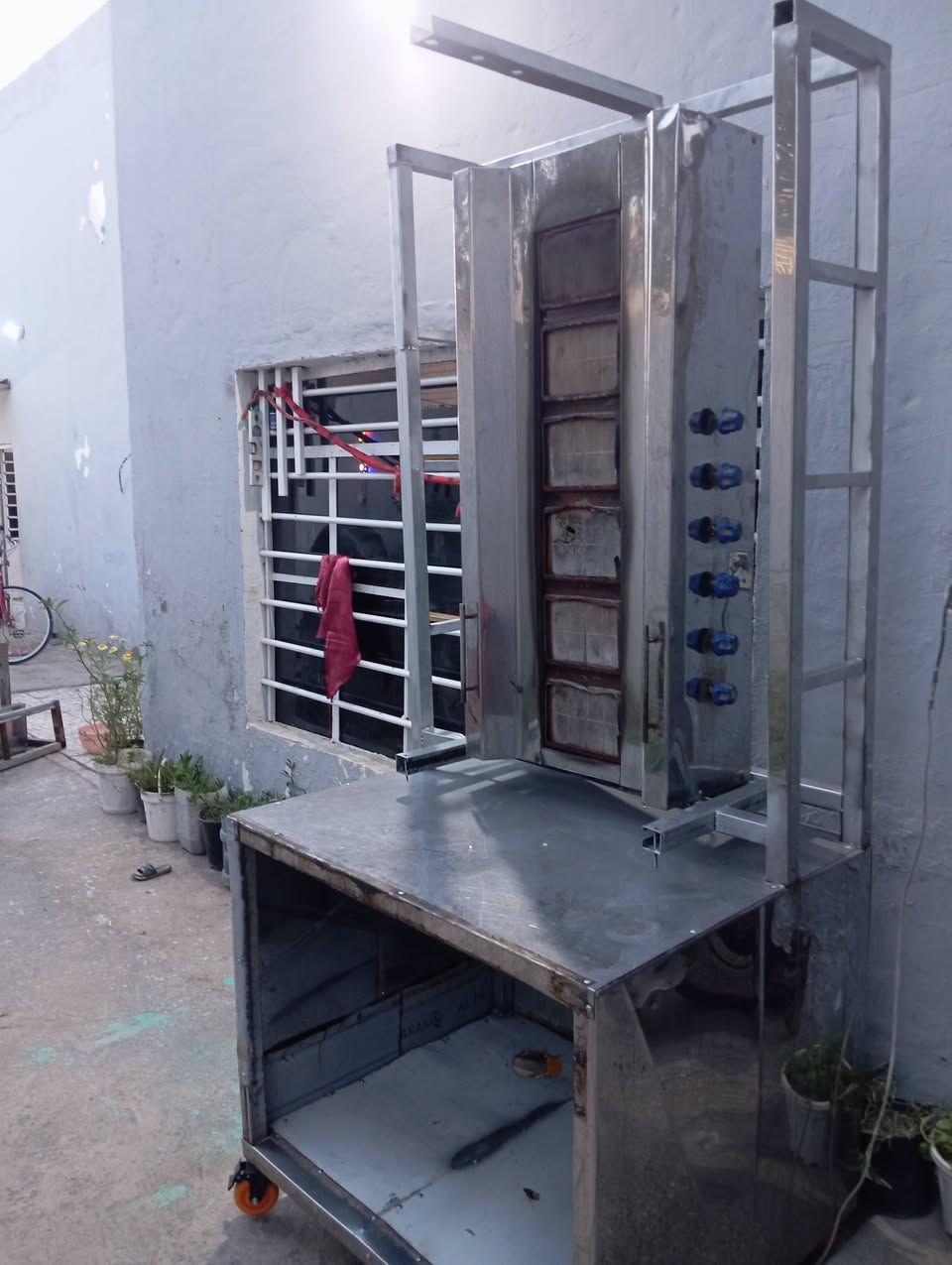 السلام عليكم كربلاء طويريج حي العسكري  شوايه كص عدد 2. شيش.  عدد 2 للبيع السعر مناسب     ***********.       *********** واتساب او اتصال
