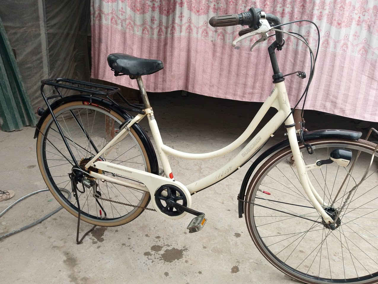 السلام عليكم
للبيع... 
بايسكل ياباني حجم 27 
گير وحساس شغالات 
السعر ١٣٥ وبي مجال 
مكاني حله،ــــــــ سياحي 
***********
