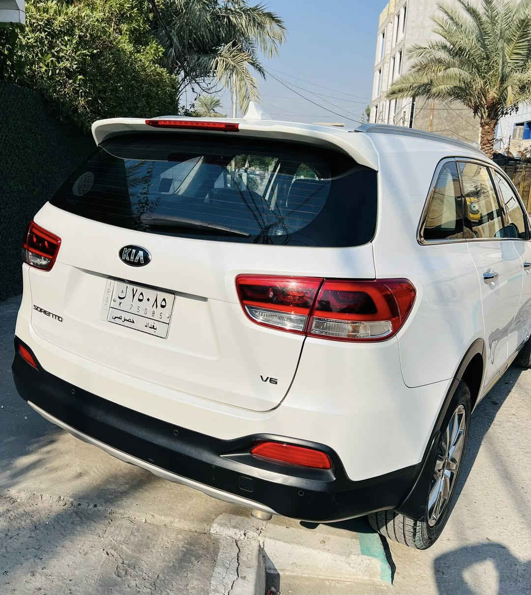 سورنتو 🚙. 
‏‎سلام عليكم 
 للبيع فقط  سورنتو ٧ راكب 
#موديل 2016
#وارد خليجي
#محرك V6 3500 
ماشيه 160 و قابلة للزيادة
السياره كفاله عامه من بارد او صبغ او تبديل 
فقط الكير مفتوح 👍
وين متحب تفحص سونار اني حاضر 

                       ((((🔴المواصفات🔴))))
فتحة سقف بنوراما
بصمة + تبريد وتدفئه ٣قطع 
 حساس امامي
 حساس خلفي
 مري شفط
شاشة اصليه وكاميرا خلفيه 
 كشن السايق كهرباء
 تحكمات استيرن جهتين
 مانع انزلاق
 كمبيوتر تحديد عطل
اشاير بالمري الجانبية
بردات خلفية
نظام  ترحيب
نظام  ECO
نظام SPORT
 ويل كب كروم
 بلوجكتر
يدات  ستيل
لد اماميه وخلفي  
مري شفط 
 كشنات جلد  
جنطه كهرباء 
رقم بغداد مشروع وطني جديد بأسمي تحويل ثاني يوم 
📞***********
📍بغداد الدوره شارع 60
 (218)  وبي مجال بسيط للشراي
