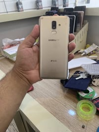 سامسونك جي 8 • ذاكرة 64 • شاشة وكالة