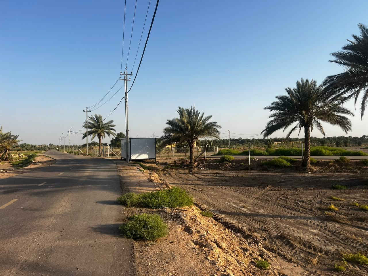 قطع للبيع مساحة القطعه 200 متر واجهة 10 نزال 20 

طابو زراعي سند 25 نقل ملكية مباشر 

كامل الخدمات ماء وكهرباء وتبليط 

الموقع مجاور جامعة بابل تبعد عن شارع حله نجف 700 متر 

للاستفسار ***********
