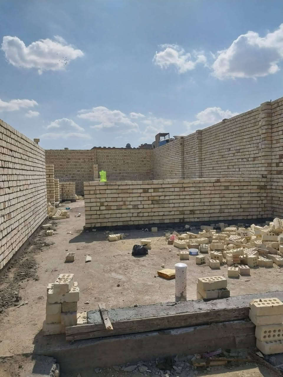 سلام عليكم ورحمة الله وبركاته خلفه بناء شغل درجه اولئ ومصاطر والتزام بالموعد تصل وتدلل *********** بي واتساب
*********** بي واتساب
