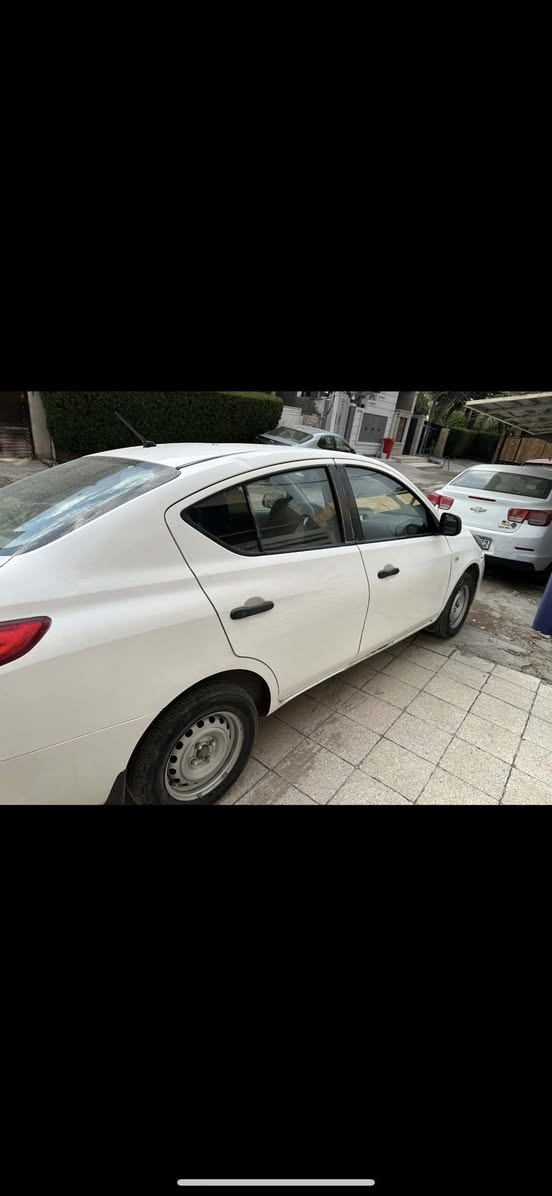 للبيع سني 2019
ماشيه 190 الف
السعر 90 وبيها 
للاتصال
***********
