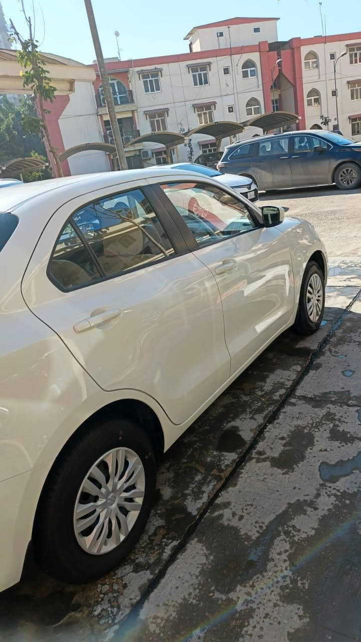 السلام عليكم سوزوكي دزاير موديل 24 ماشيه ١٠ آلاف مكفوله عدى طختين حيل زغار*********** السعر 118 قابل للتفاوض
