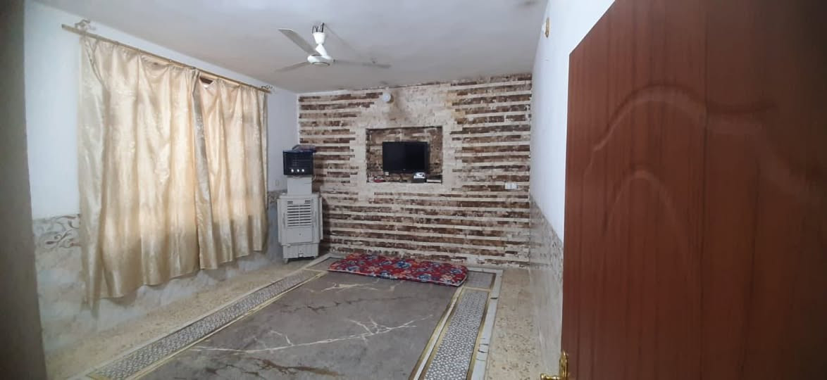 بيت للبيع
كربلاء مقابل حي العباس 

عمود 12  قريب ع الأمام 

المساحه 103م كونكريت مسلح يحتوي على غرفتين واستقبال وصاله مطبخ وحمامين شرقي وغربي
طابو زراعي/  سند 25.   
للاستفسار: ***********
